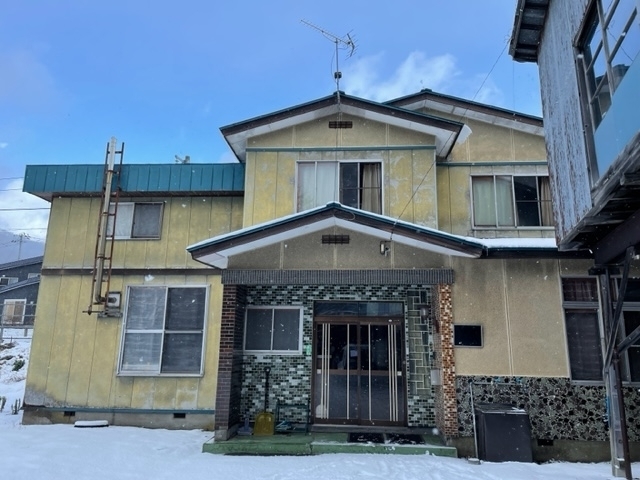 広々とした庭付き住宅