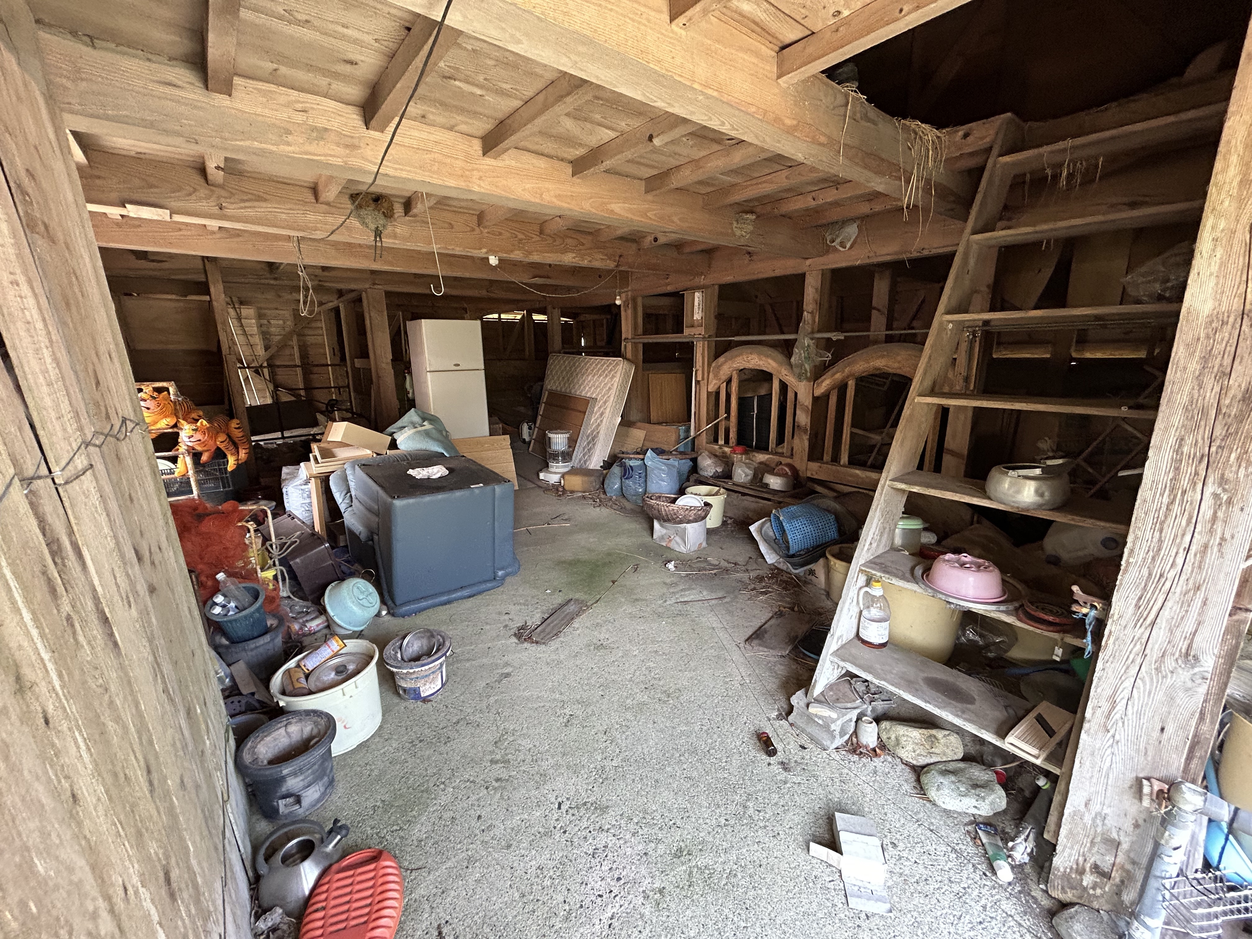 収納力抜群の倉庫内装