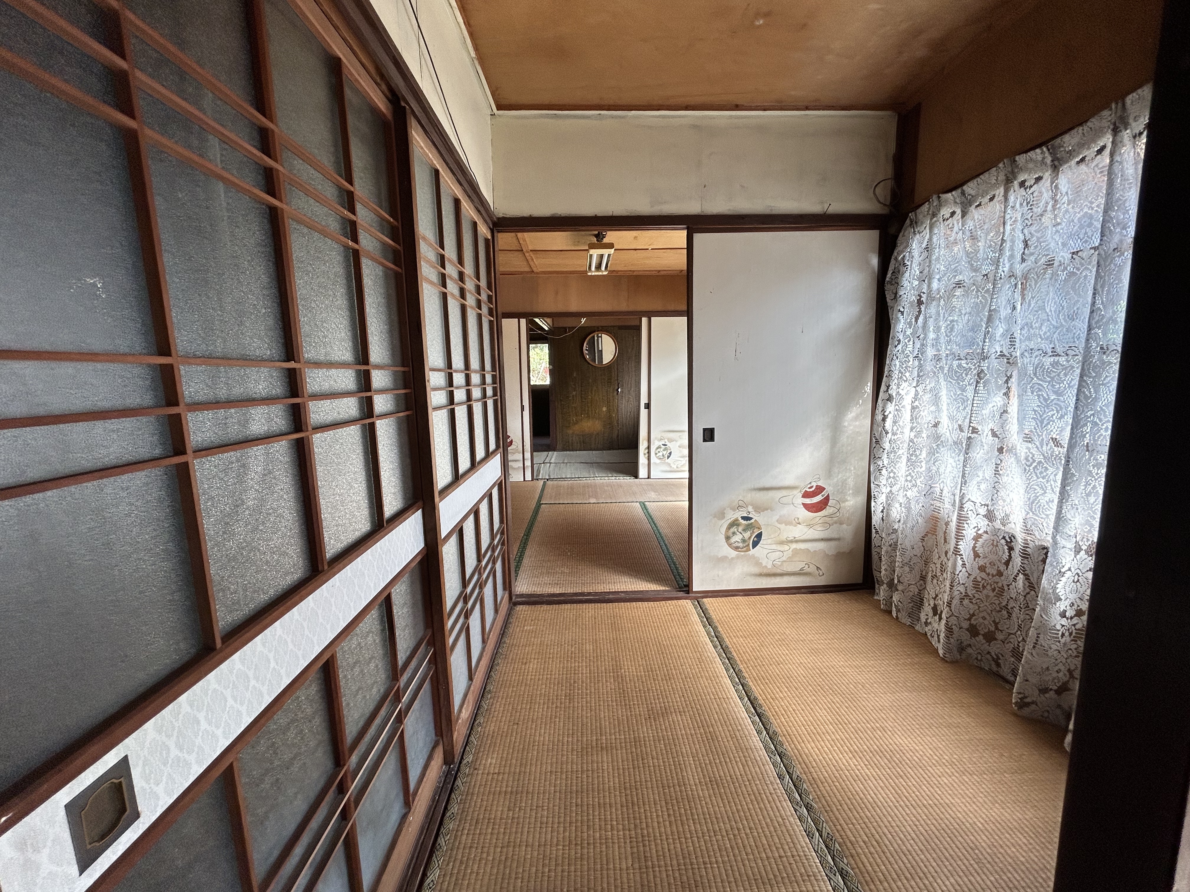 伝統的な和室の空間