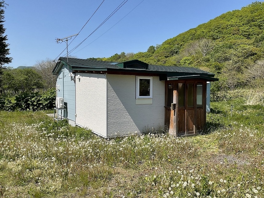 静かな環境に建つ平屋