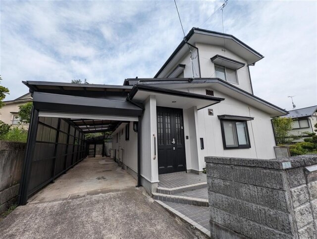 白を基調とした外観