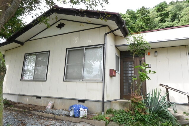 緑豊かな環境に佇む平屋住宅