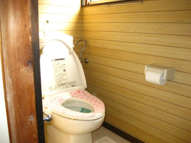 レトロで機能的な昭和のトイレ