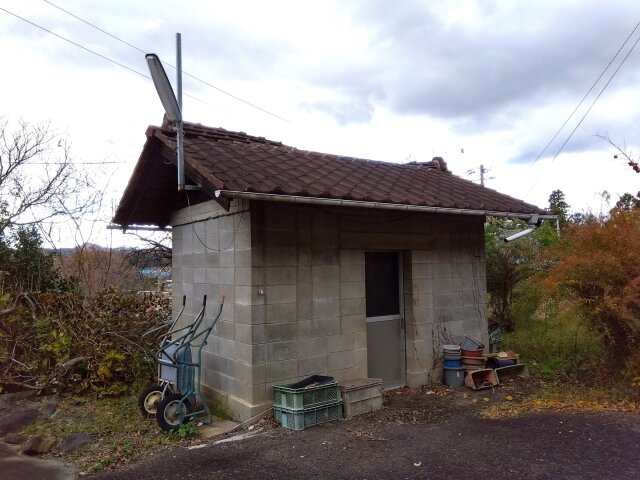 庭作業に便利な小型物置