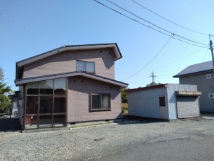 【子育て支援対象】庭付き4LDKで広々と暮らせる家 子育て中のご家庭に最適！庭の手入れを楽しみながら、広い間取りで快適な毎日を。_1