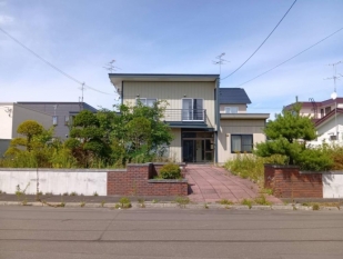 解体更地渡し・建築条件なし　広々約124坪の平坦地_1