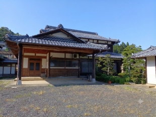小学校近！山川海が近くにある、広々としたこだわりの一軒家+別棟。倉庫、農地付。_2
